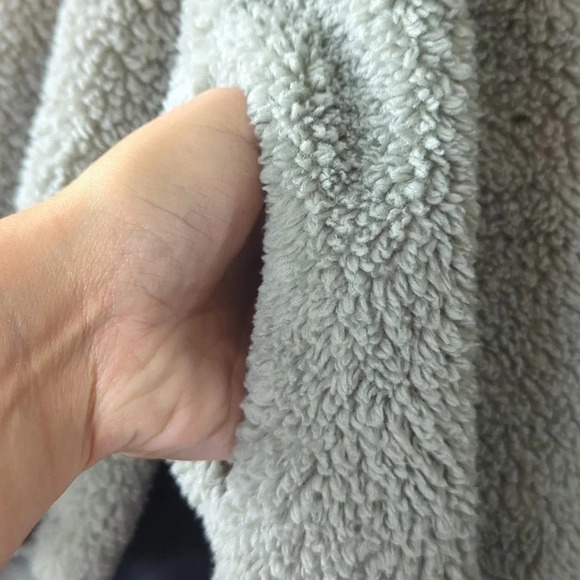 Reach Me Pullover. XL. - Picture 2 of 8